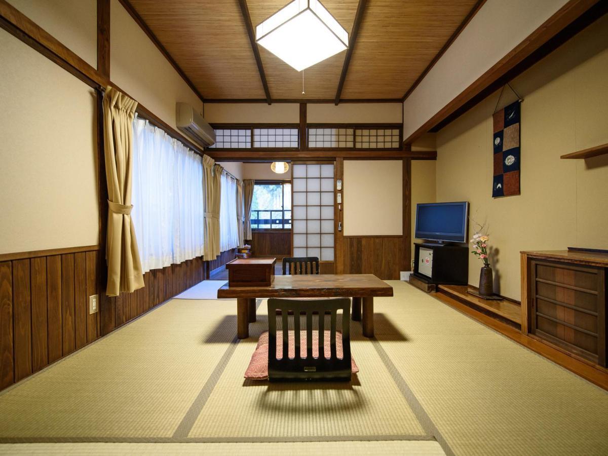 Hotel Yunohira Kamiyanagiya à Yufu Extérieur photo